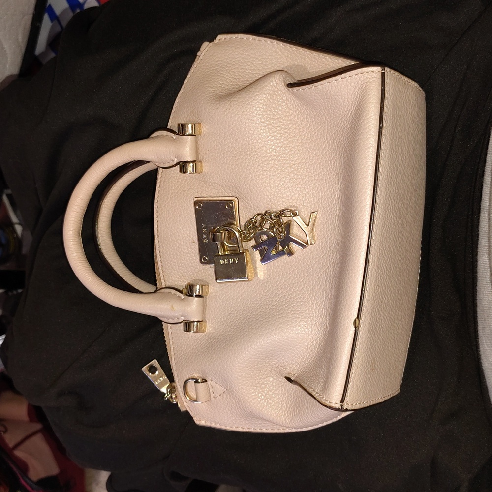 Soft supple light pink SKNY purse. Like new.